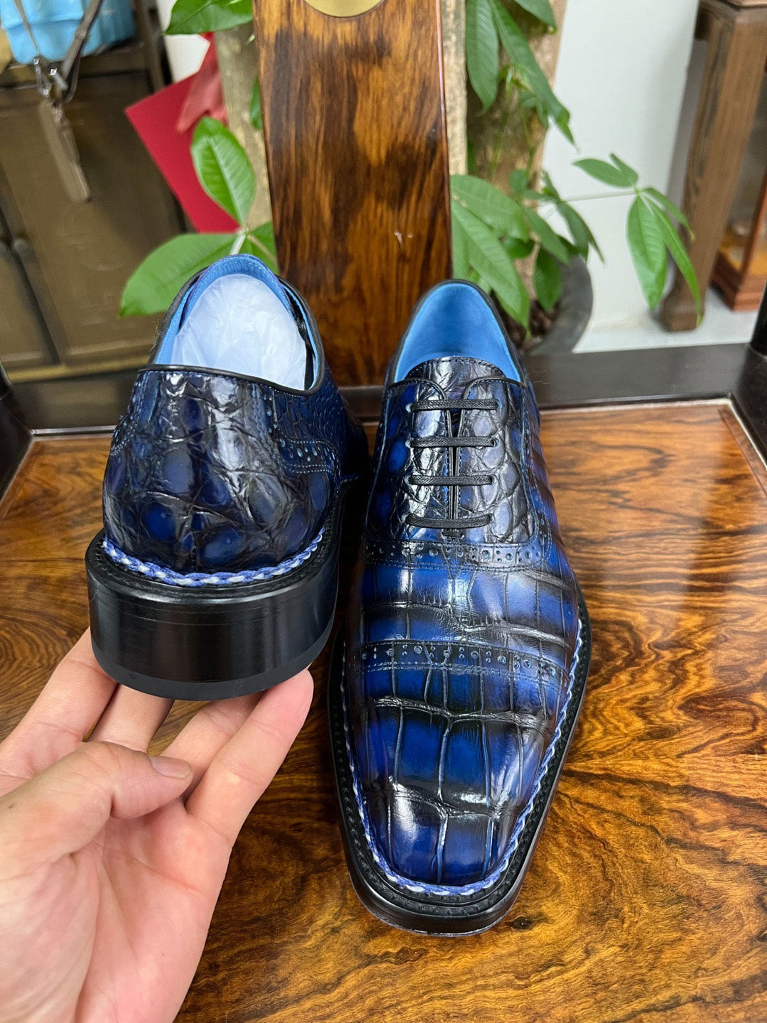 Maurice Connoisseur Custom Made Alligator Oxford - Blue